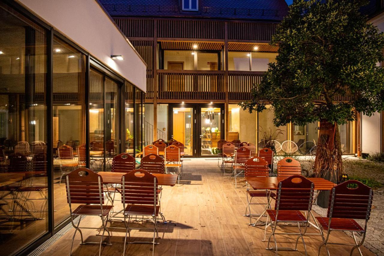 Altstadthotel Brauereigasthof Winkler Berching Exteriör bild