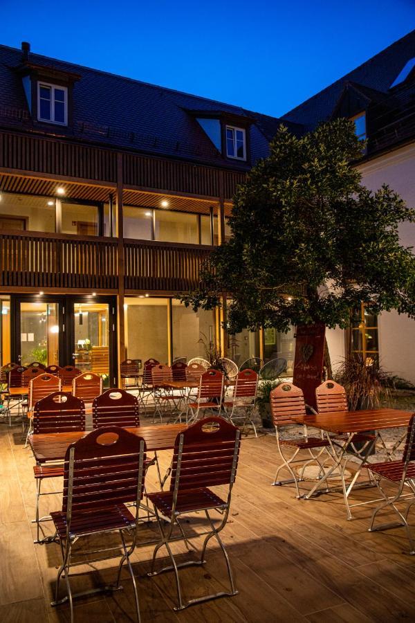 Altstadthotel Brauereigasthof Winkler Berching Exteriör bild