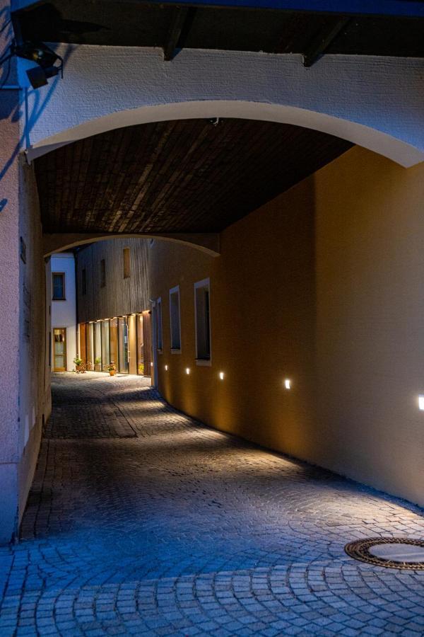 Altstadthotel Brauereigasthof Winkler Berching Exteriör bild