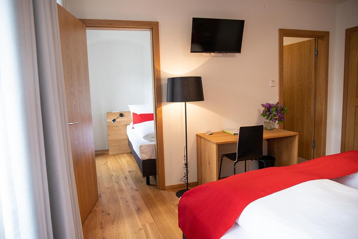 Altstadthotel Brauereigasthof Winkler Berching Exteriör bild